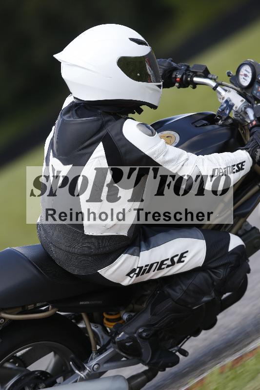 /Archiv-2024/29 12.06.2024 MOTO.CH Track Day ADR/Gruppe blau/92